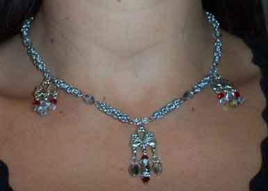 chandalier_necklace_closeup.jpg