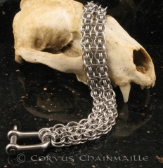 Captive bracelet