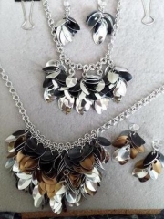 Shaggy Sclaes Necklace and Earring Sets